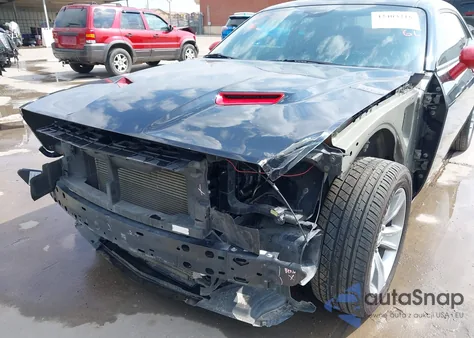 2019 Dodge Challenger Sxt z USA, uszkodzony, nr VIN 2C3CDZAG9KH503434